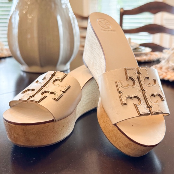 Tory Burch Wooden Wedge Leather Strap Sandals - Cream, Tan - sz 7 - Ltly Worn - Picture 1 of 8